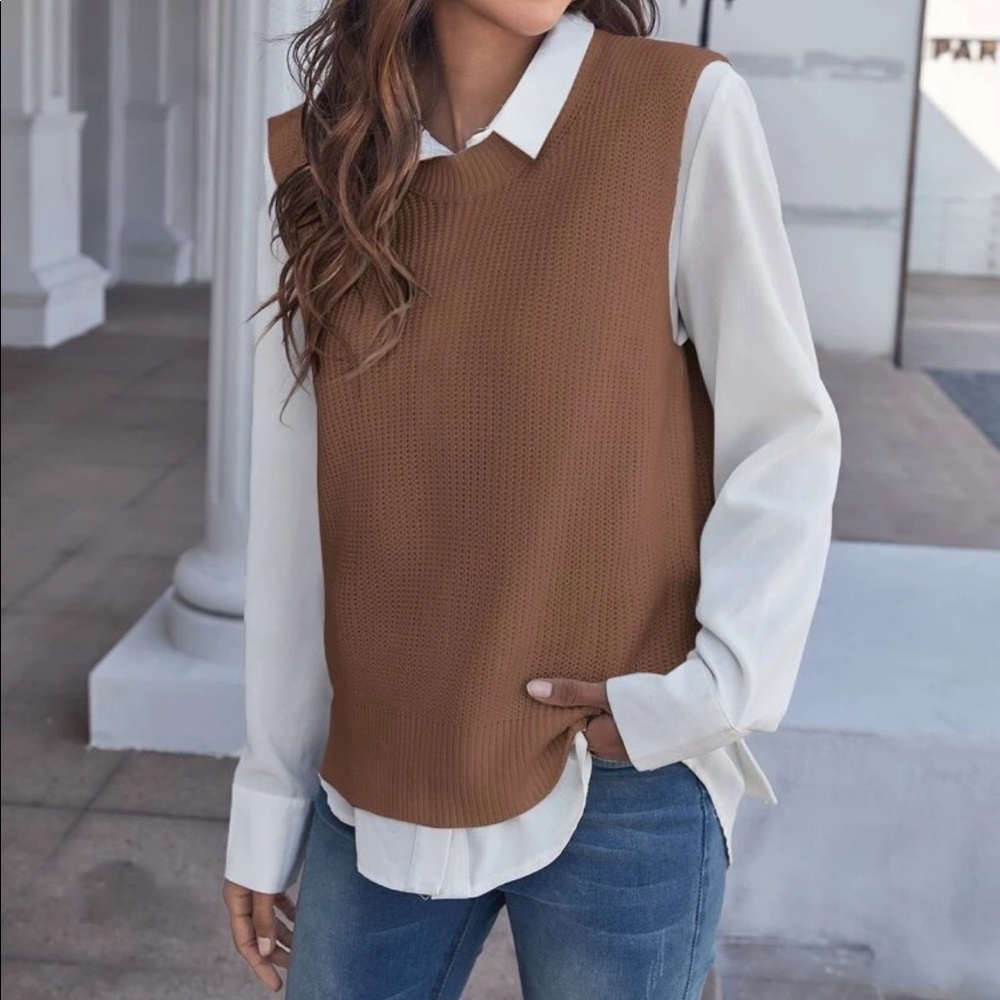 ✨HPx2✨ Warm tan sweater vest